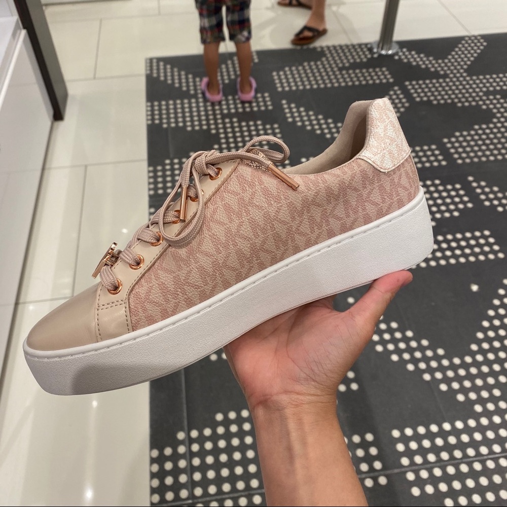 NEW MK SHOES AUTHENTIC - Picture 3 of 4